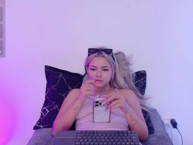 Aisha-engel live cam on BongaCams