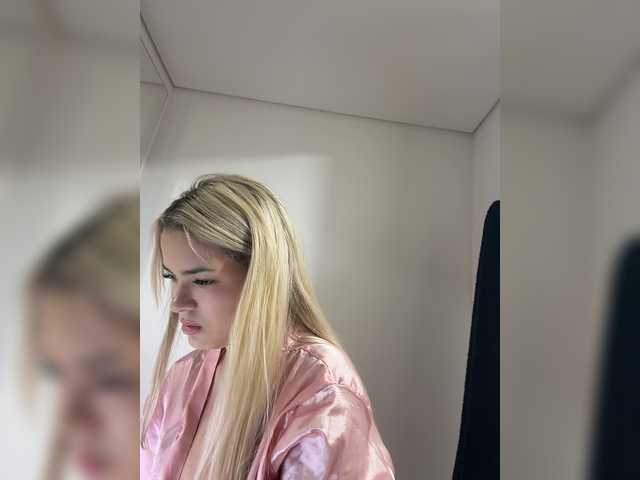 Aisha-engel live cam on BongaCams