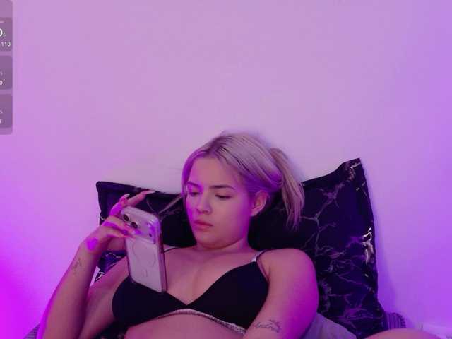 Aisha-engel live cam on BongaCams