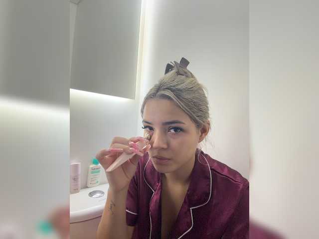 Aisha-engel live cam on BongaCams