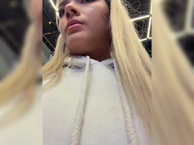 Aisha-engel live cam on BongaCams