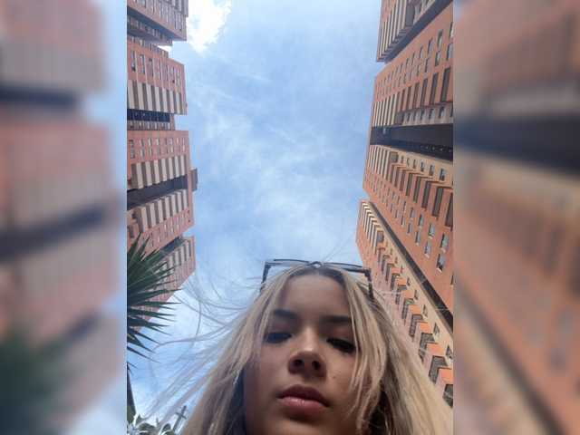 Aisha-engel live cam on BongaCams