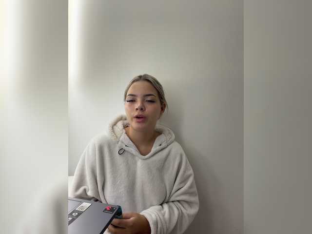 Aisha-engel live cam on BongaCams