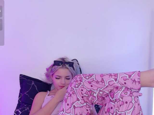 Aisha-engel live cam on BongaCams