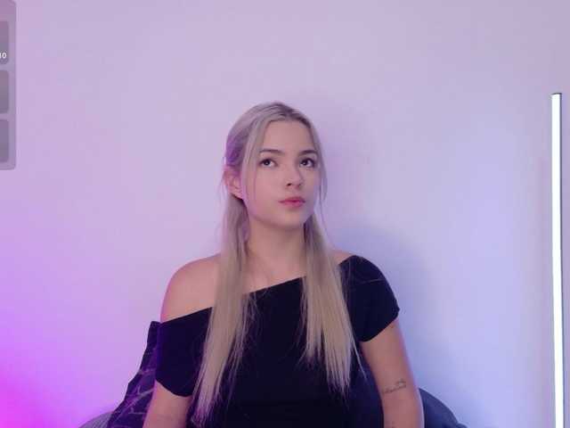 Aisha-engel live cam on BongaCams