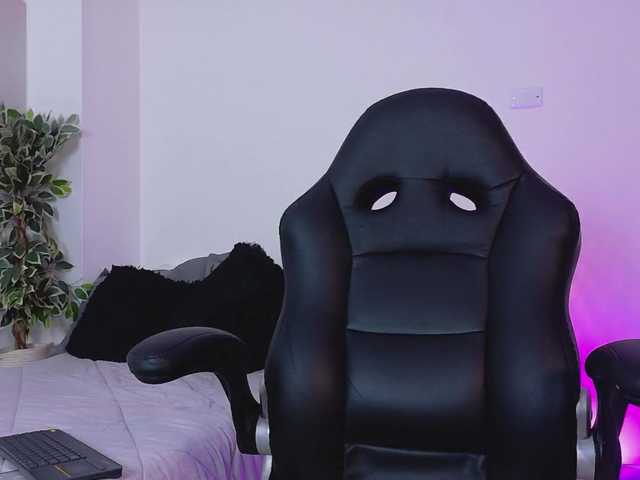 Aisha-engel live cam on BongaCams