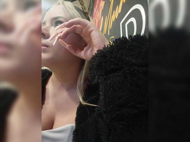 Aisha-engel live cam on BongaCams