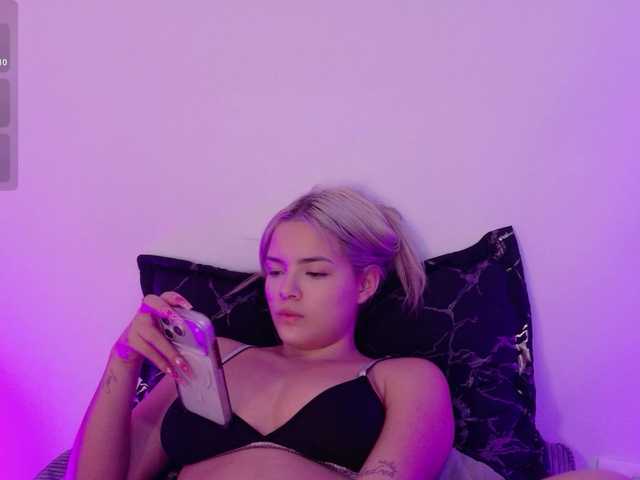 Aisha-engel live cam on BongaCams