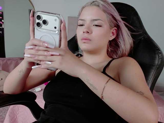 Aisha-engel live cam on BongaCams