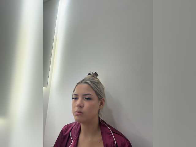 Aisha-engel live cam on BongaCams