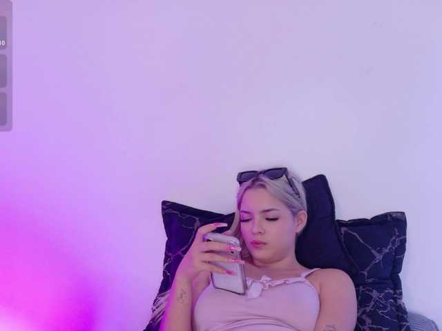 Aisha-engel live cam on BongaCams