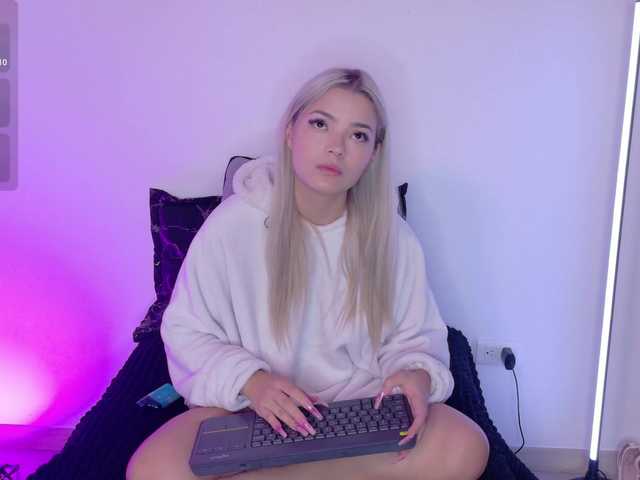 Aisha-engel live cam on BongaCams