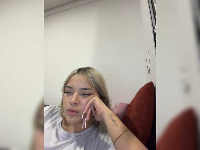Aisha-engel live cam on BongaCams