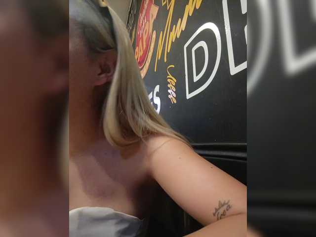 Aisha-engel live cam on BongaCams
