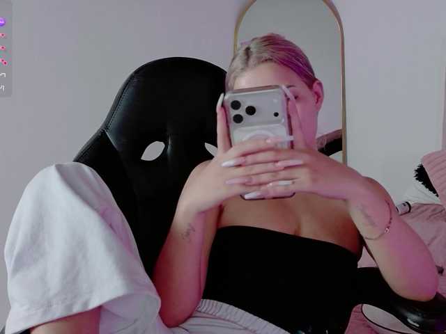 Aisha-engel live cam on BongaCams