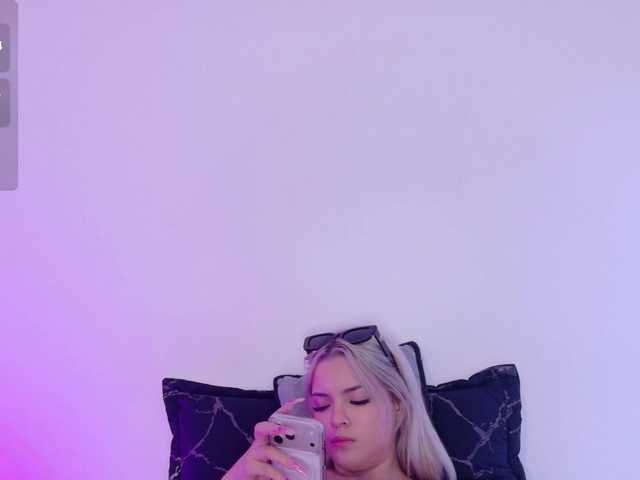 Aisha-engel live cam on BongaCams