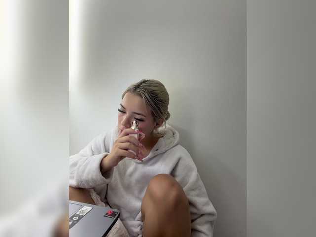 Aisha-engel live cam on BongaCams
