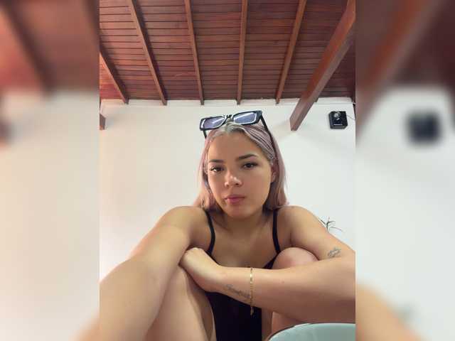 Aisha-engel live cam on BongaCams