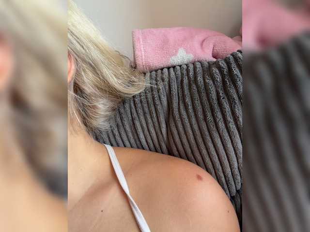 Aisha-engel live cam on BongaCams