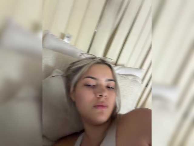 Aisha-engel live cam on BongaCams