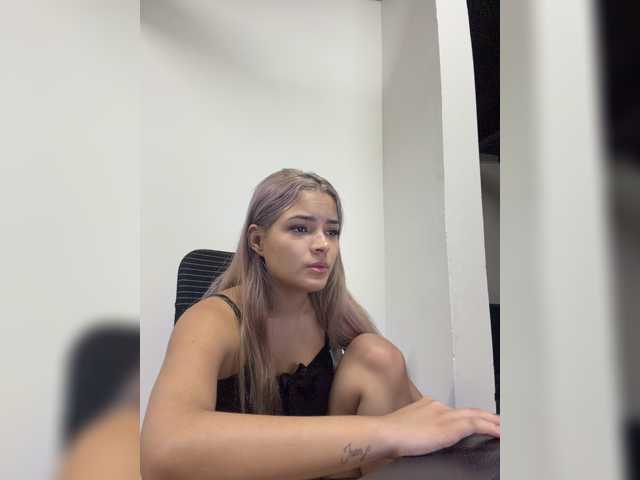 Aisha-engel live cam on BongaCams