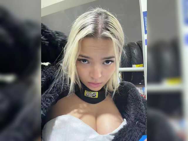 Aisha-engel live cam on BongaCams