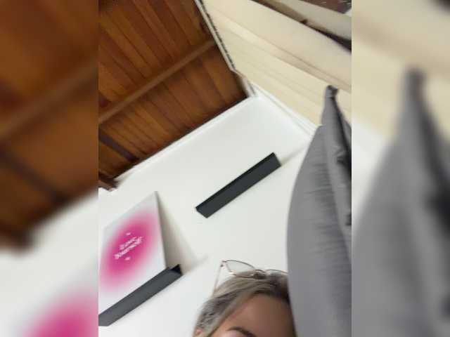 Aisha-engel live cam on BongaCams
