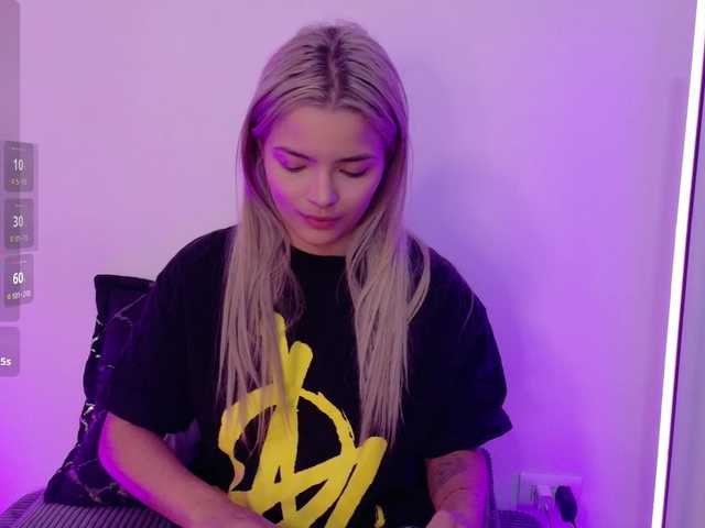 Aisha-engel live cam on BongaCams