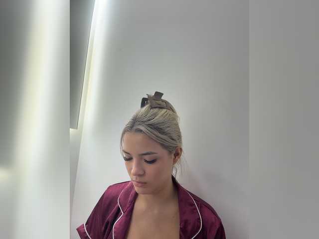 Aisha-engel live cam on BongaCams