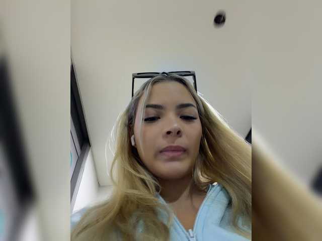 Aisha-engel live cam on BongaCams