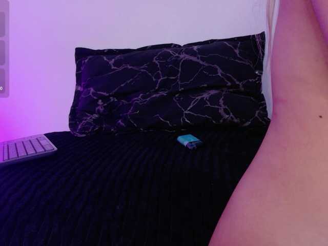 Aisha-engel live cam on BongaCams