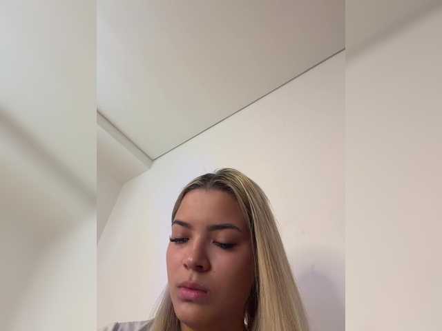 Aisha-engel live cam on BongaCams