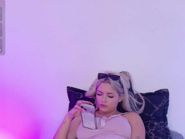 Aisha-engel live cam on BongaCams
