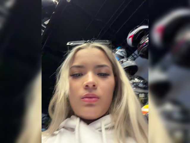 Aisha-engel live cam on BongaCams