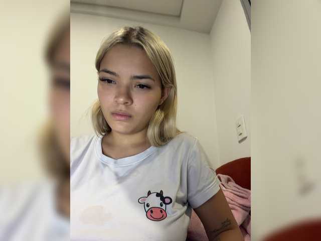 Aisha-engel live cam on BongaCams