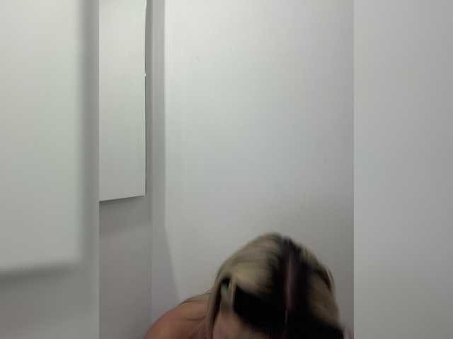 Aisha-engel live cam on BongaCams