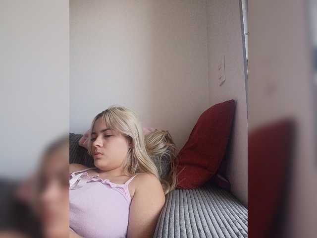 Aisha-engel live cam on BongaCams