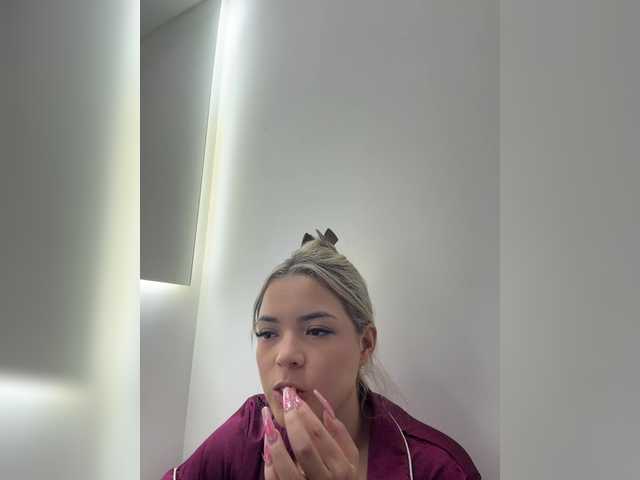 Aisha-engel live cam on BongaCams