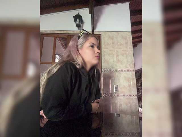 Aisha-engel live cam on BongaCams