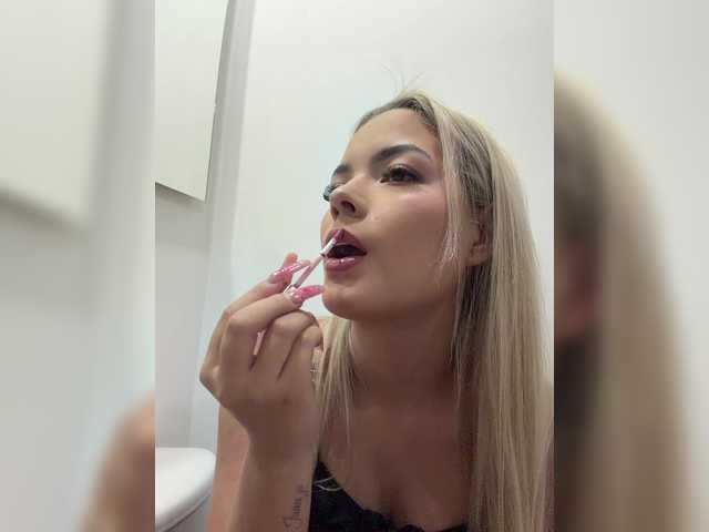 Aisha-engel live cam on BongaCams