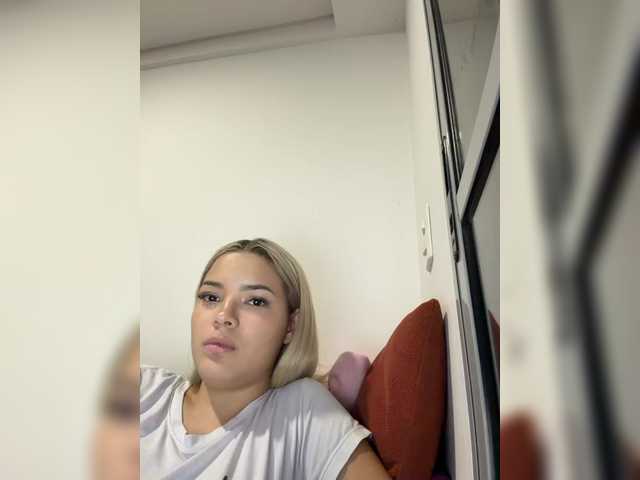 Aisha-engel live cam on BongaCams