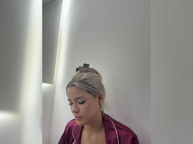 Aisha-engel live cam on BongaCams