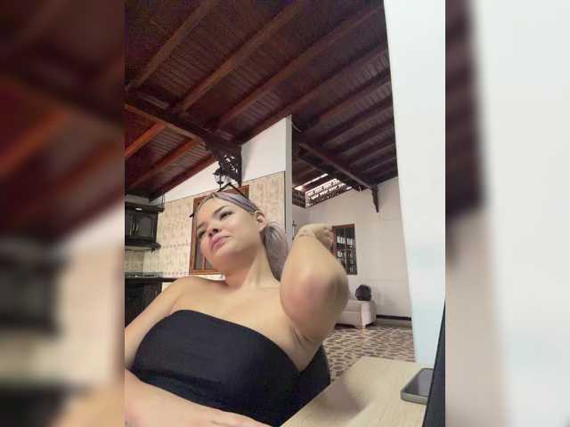 Aisha-engel live cam on BongaCams