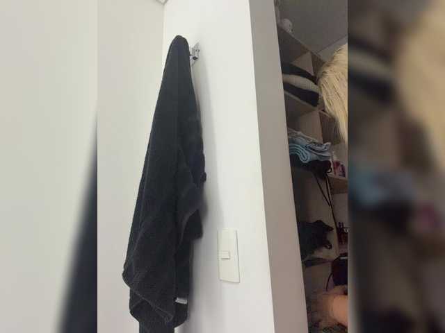 Aisha-engel live cam on BongaCams