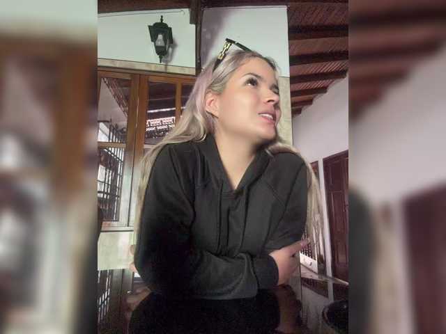 Aisha-engel live cam on BongaCams