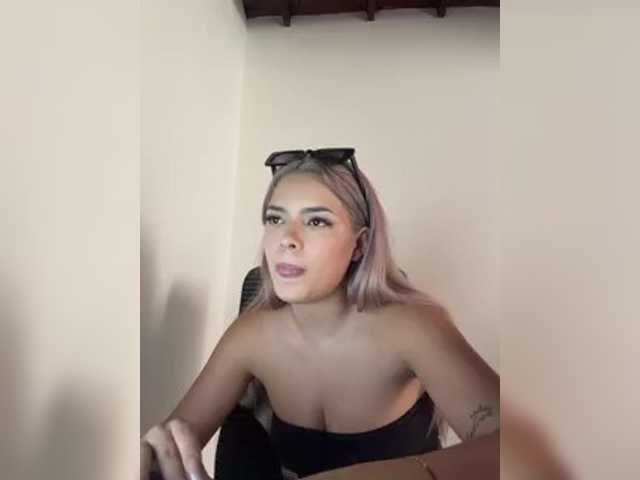 Aisha-engel live cam on BongaCams