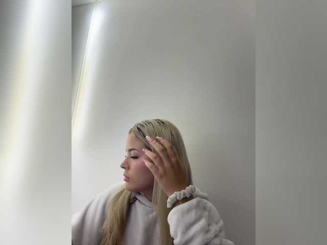 Aisha-engel live cam on BongaCams