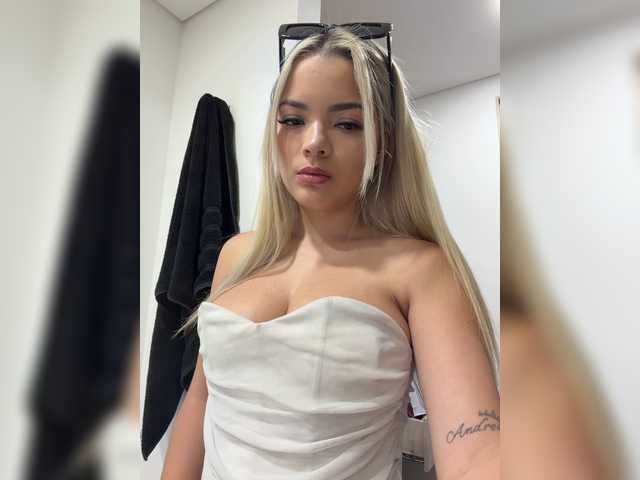 Aisha-engel live cam on BongaCams