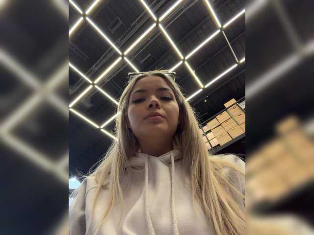Aisha-engel live cam on BongaCams