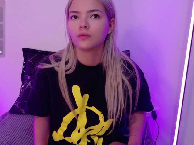 Aisha-engel live cam on BongaCams
